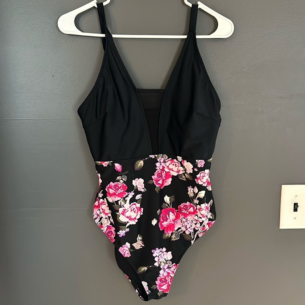 CUPSHE One Piece Floral Swimsuit